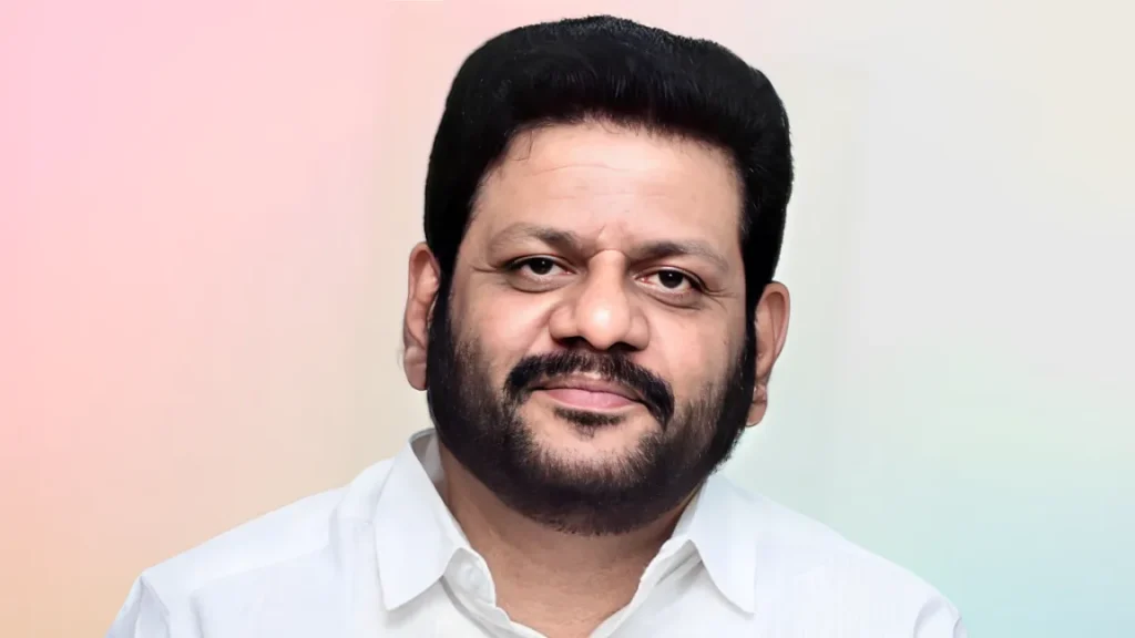 V K SREEKANDAN photo