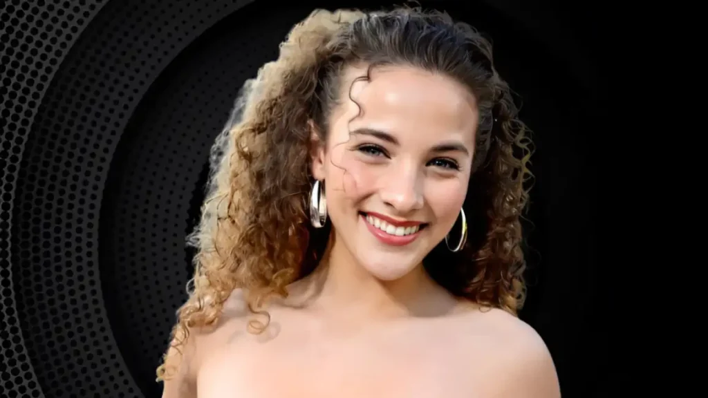 Sofie Dossi photo